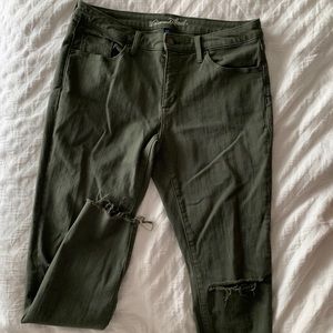 Universal Thread Dark Green Mid Rise Jeggings